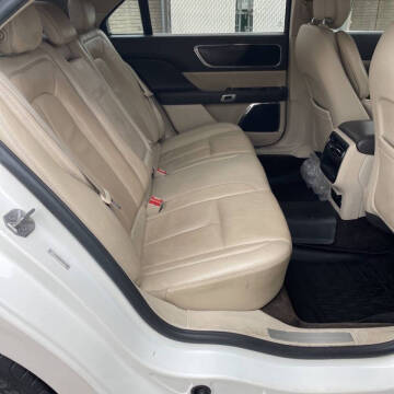 2017 Lincoln Continental Select