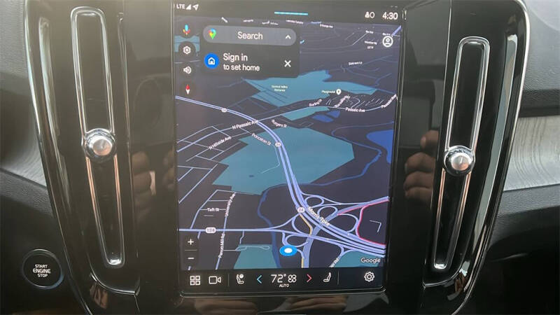 2025 Volvo XC40 B5 Core Bright Theme