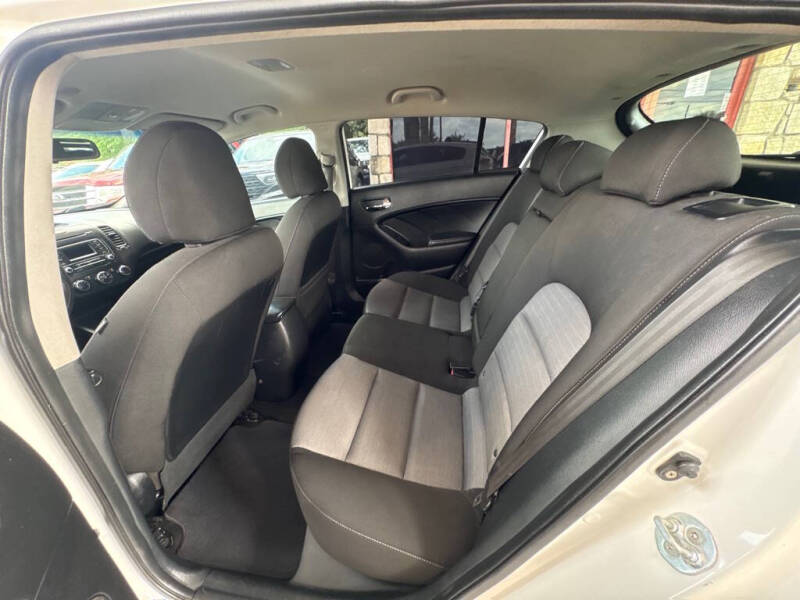 2016 Kia Forte5 LX