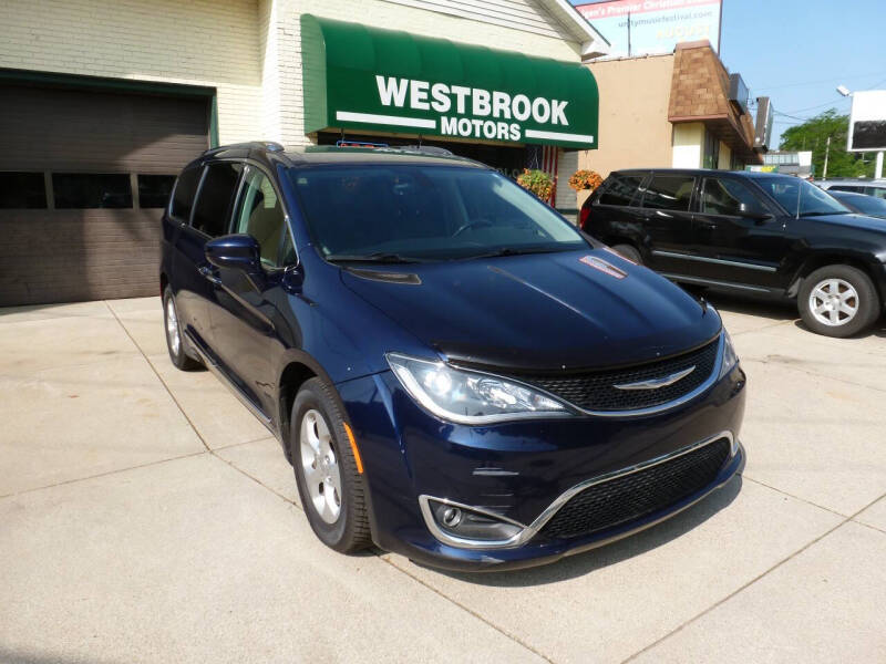 2017 Chrysler Pacifica Touring-L Plus