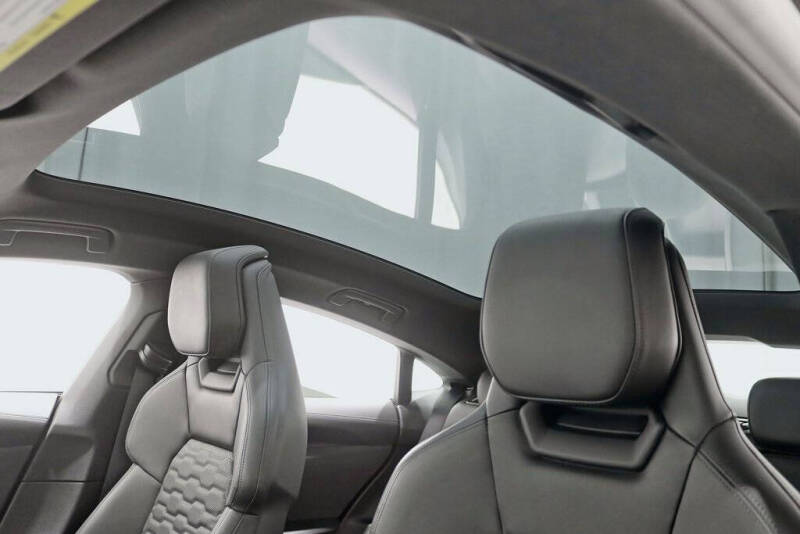 2022 Audi e-tron GT quattro Premium Plus