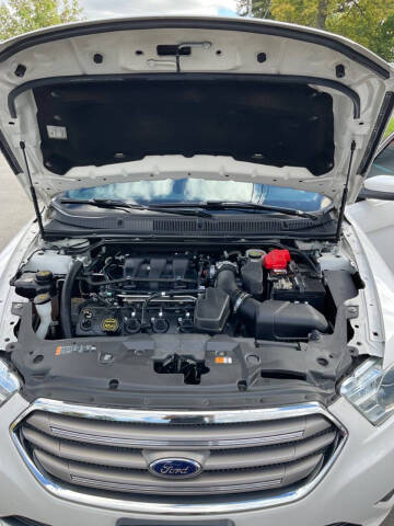 2017 Ford Taurus SEL