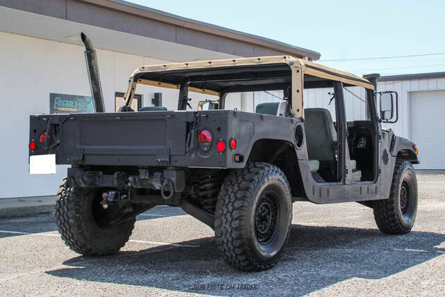 2014 AM General Hummer