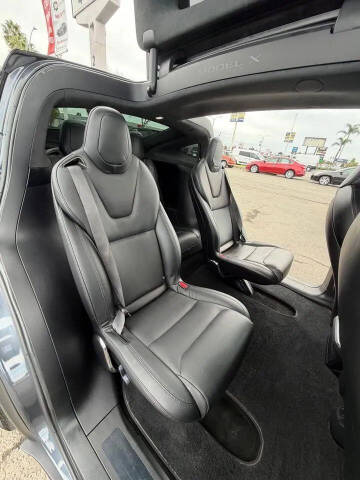 2023 Tesla Model X Standard Range