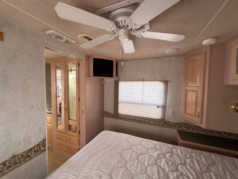 2001 Newmar Dutch Star