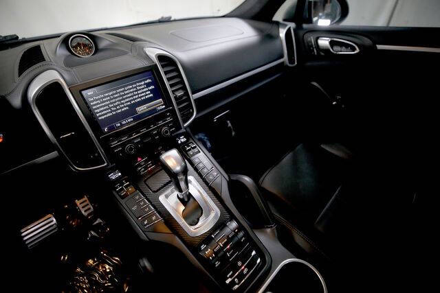 2014 Porsche Cayenne GTS