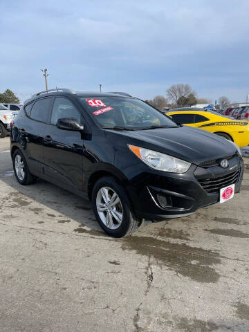 2010 Hyundai Tucson for sale at UNITED AUTO INC in South Sioux City NE