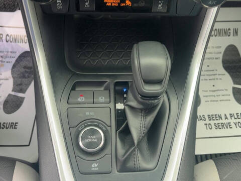 2022 Toyota RAV4 Hybrid XLE