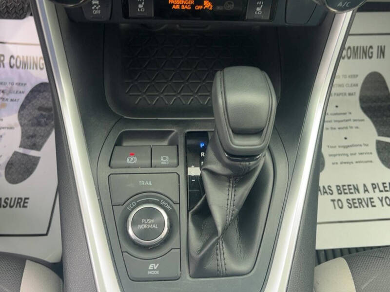 2022 Toyota RAV4 Hybrid XLE