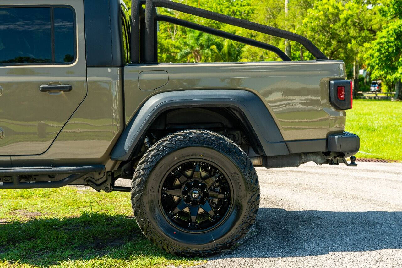 2020 Jeep Gladiator Pickup - $54,999