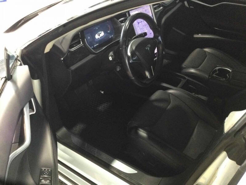 2017 Tesla Model S 60 photo 7