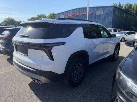 2024 Chevrolet Traverse LT