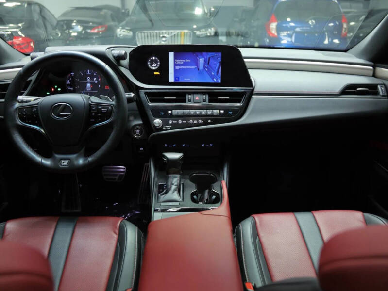 2024 Lexus ES 350 F SPORT Handling