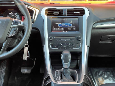 2016 Ford Fusion SE
