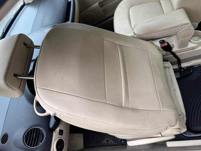 2010 Volkswagen New Beetle