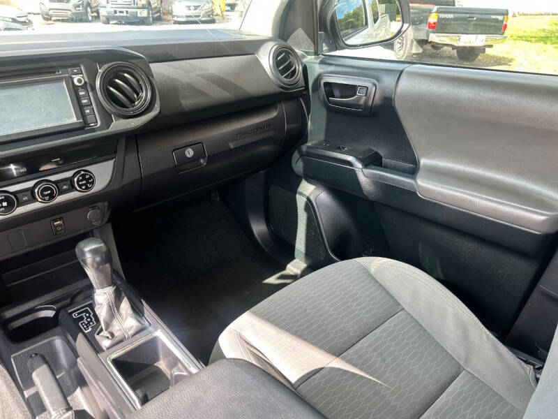 2017 Toyota Tacoma SR