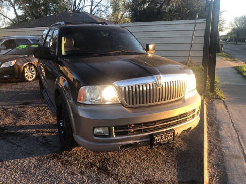 2005 Lincoln Navigator for sale at Mac Motors Finance in Houston TX