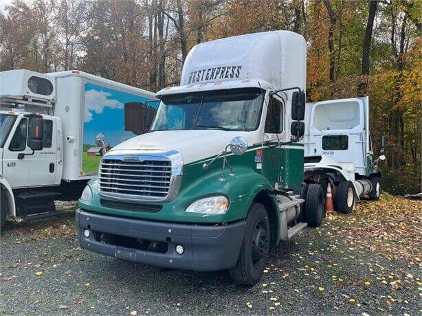 2007 Freightliner Columbia 112 for sale at Vehicle Network - Allied Truck and Trailer Sales in Madison NC