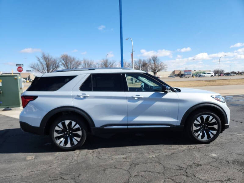 2025 Ford Explorer Platinum