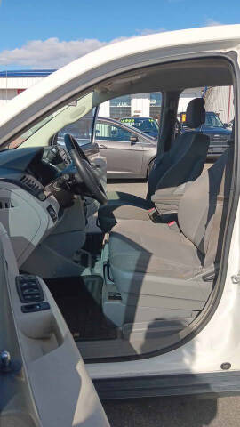 2011 Volkswagen Routan S