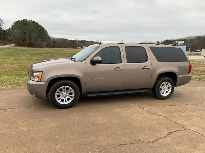 2007 Chevrolet Suburban for sale at Tennessee Valley Wholesale Autos LLC in Huntsville AL