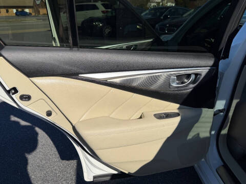 2015 Infiniti Q50 Premium