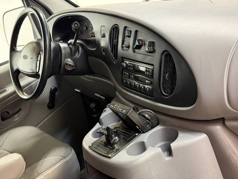2001 Ford E-Series E-350 SD XLT