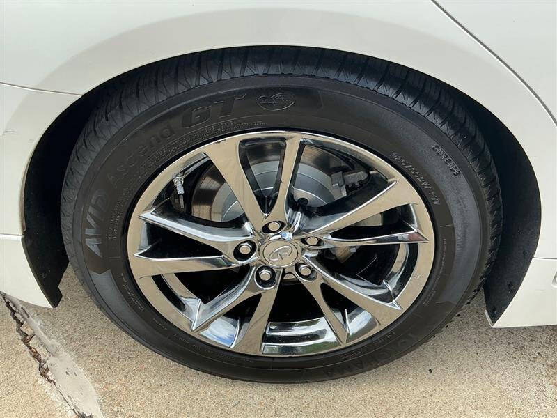 2015 Infiniti Q50