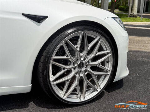 2022 Tesla Model S Plaid