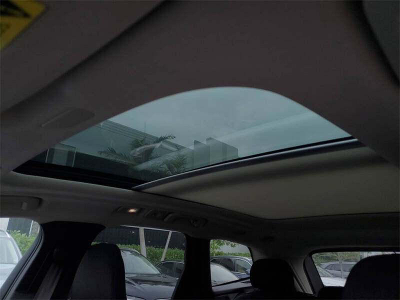 2025 Volvo XC60 T8 Core Dark Theme