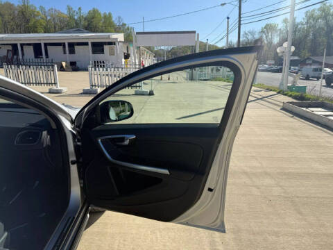 2018 Volvo V60 Cross Country T5 Platinum