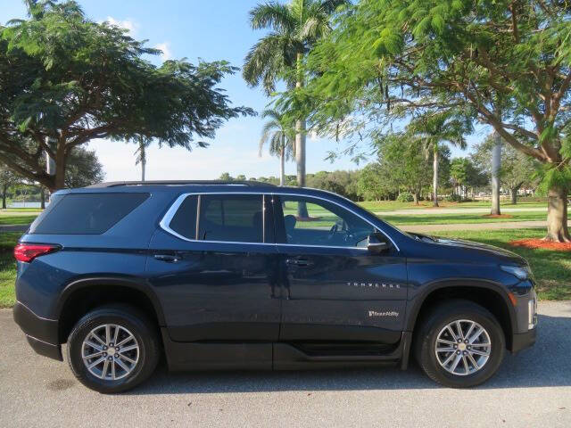 2023 Chevrolet Traverse LT Cloth