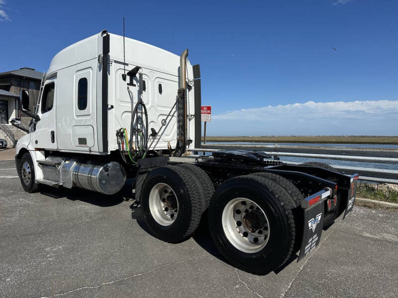 2020 Freightliner Cascadia