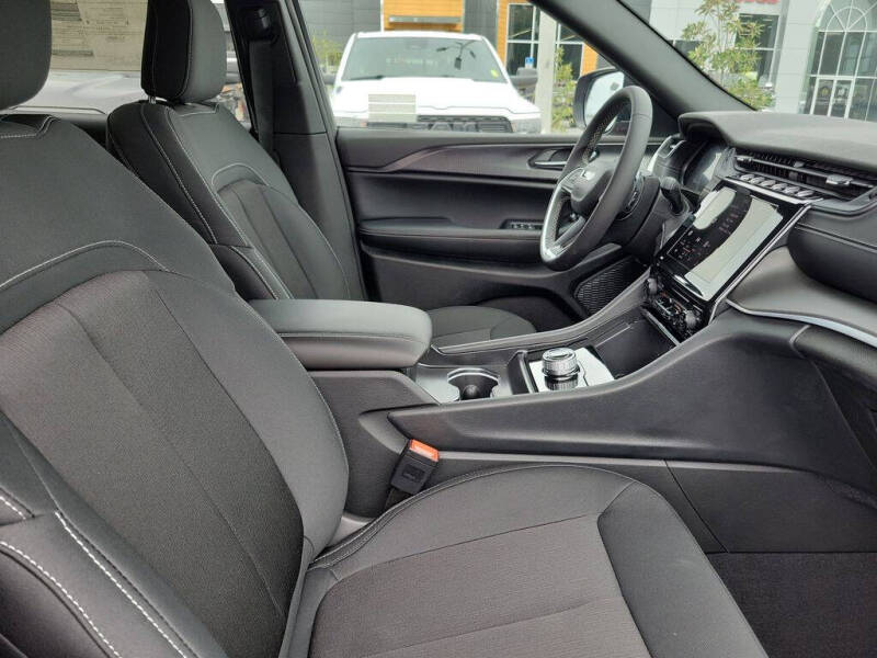 2026 Jeep Grand Cherokee L Laredo