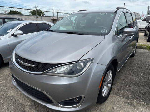 2017 Chrysler Pacifica Touring Plus