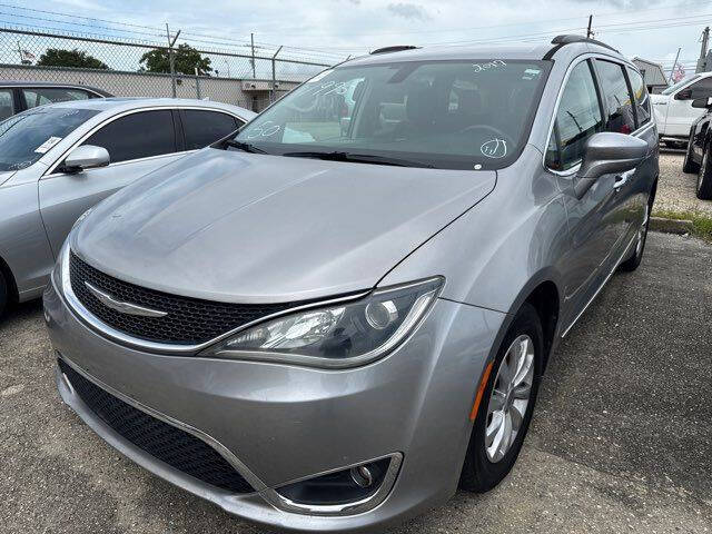 2017 Chrysler Pacifica Touring Plus
