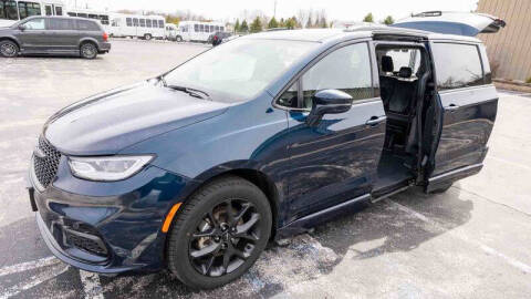 2022 Chrysler Pacifica Touring L