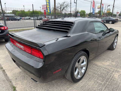 2012 Dodge Challenger SXT