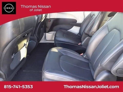 2024 Chrysler Pacifica Plug-In Hybrid Select