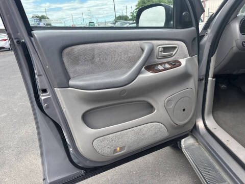2002 Toyota Sequoia SR5