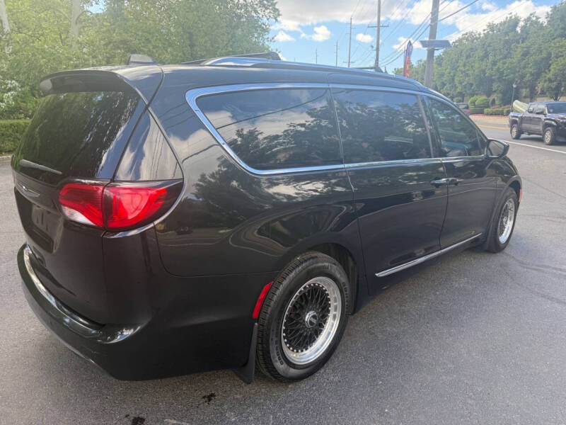 2017 Chrysler Pacifica Touring-L Plus