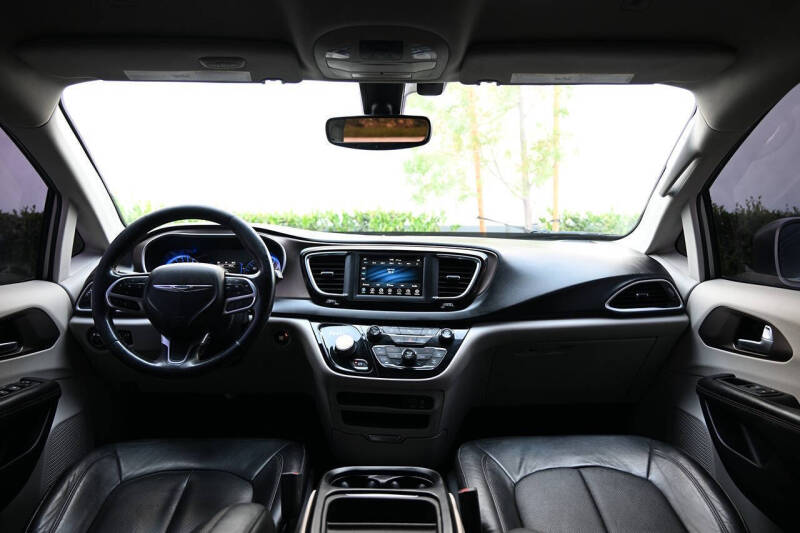 2019 Chrysler Pacifica Touring L