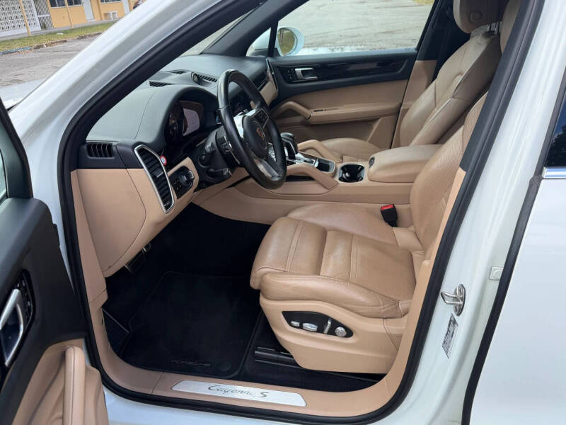 2019 Porsche Cayenne S