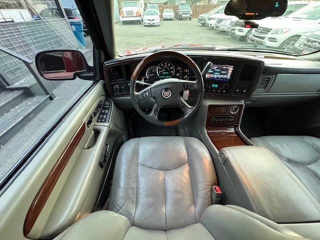 2004 Cadillac Escalade ESV Platinum Edition