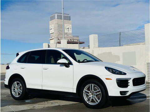 2017 Porsche Cayenne Platinum Edition