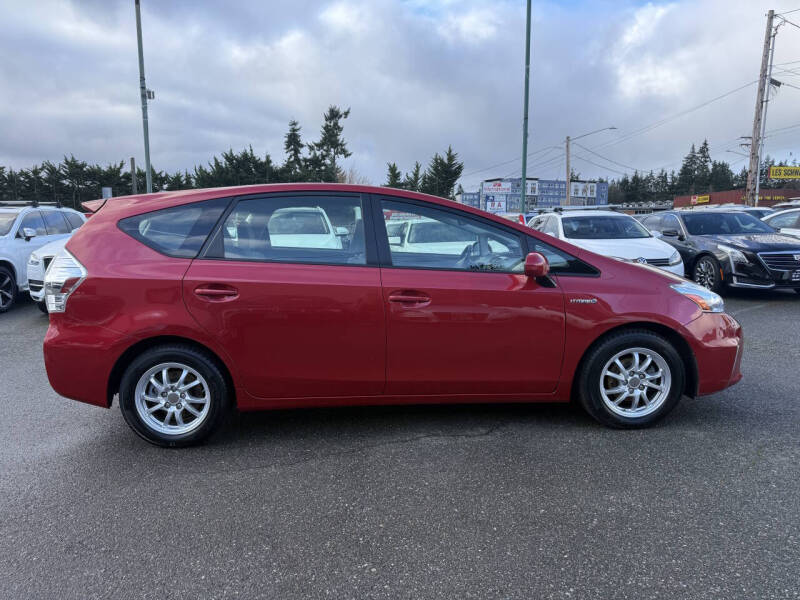 2012 Toyota Prius v Five