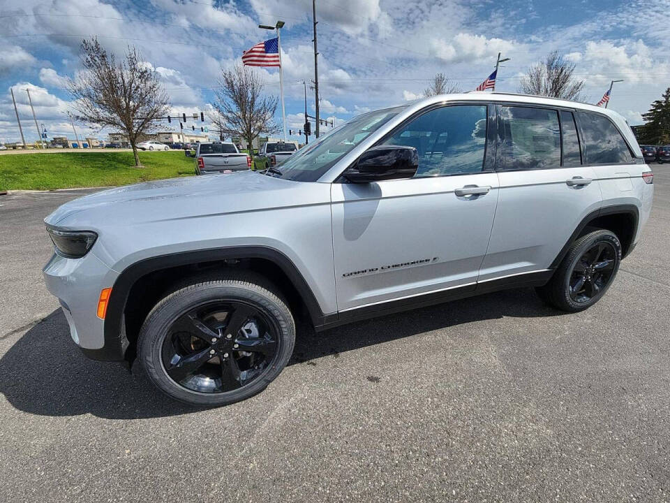 2024 Jeep Grand Cherokee for sale at Victoria Auto Sales in Victoria, MN