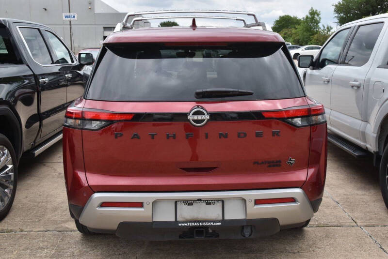 2023 Nissan Pathfinder Platinum