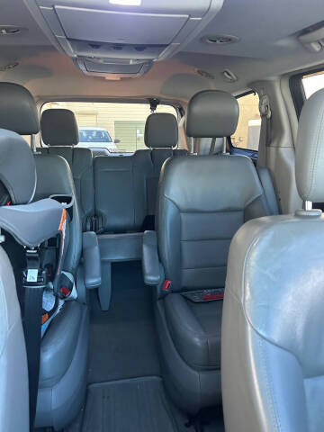 2014 Volkswagen Routan SEL Premium