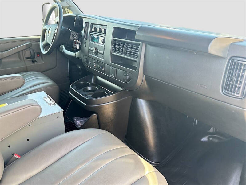 2024 Chevrolet Express 3500
